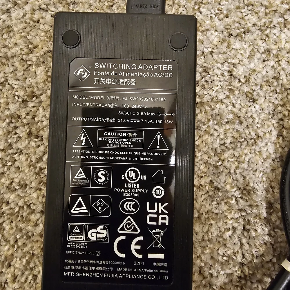 Fujia Switching Adapter (Model FJ-SW2 Switching Adapter Power Supply - Black